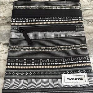 Dakine Jive Black and White Patterned Crossbody NWOT